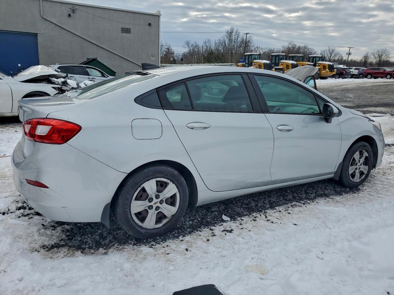 2017 CHEVROLET CRUZE LS photo 3