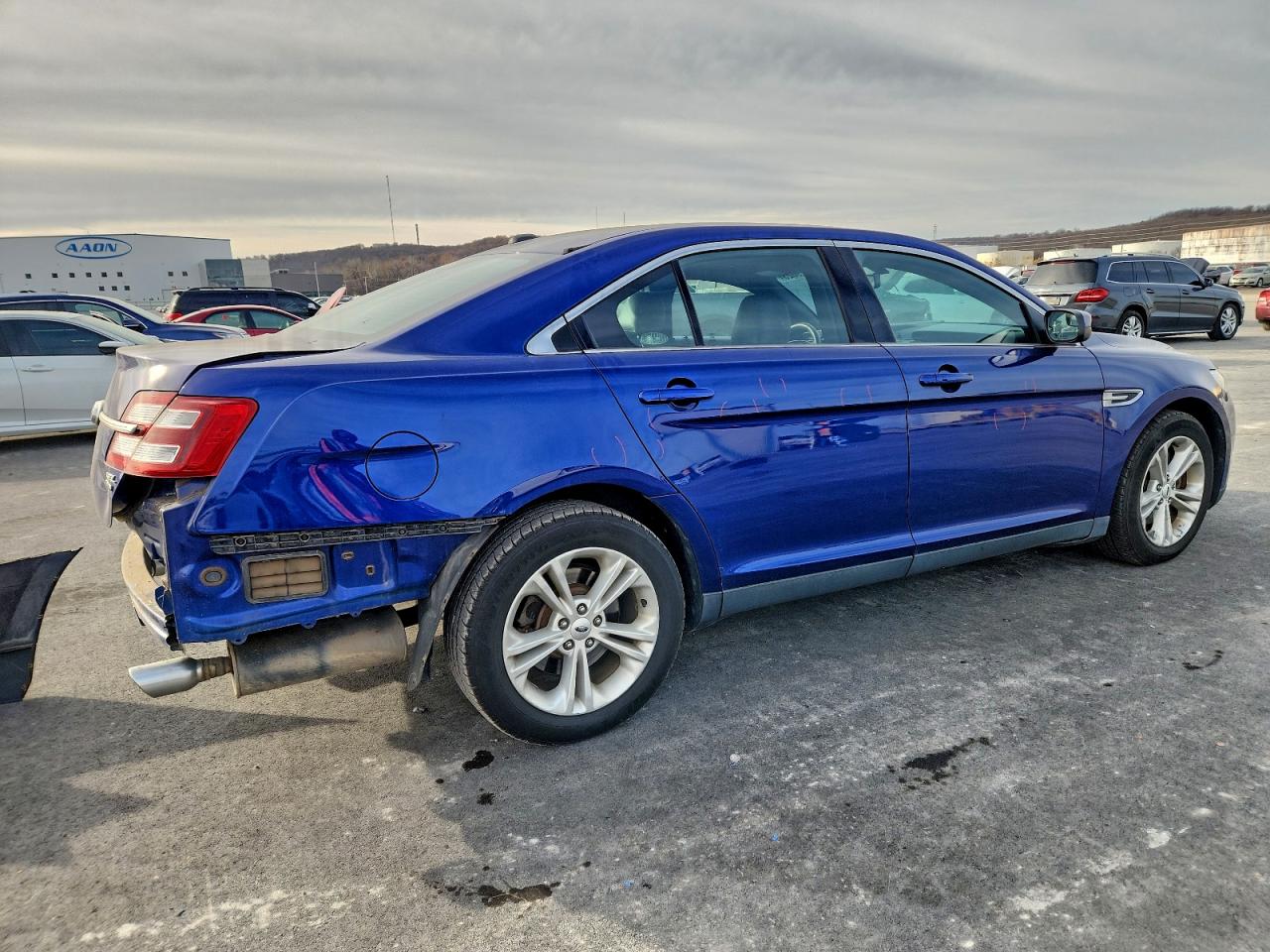 2015 FORD TAURUS SEL photo 3