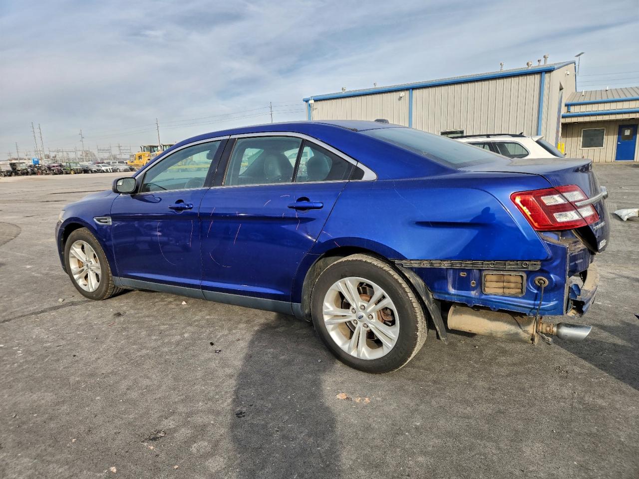 2015 FORD TAURUS SEL photo 2