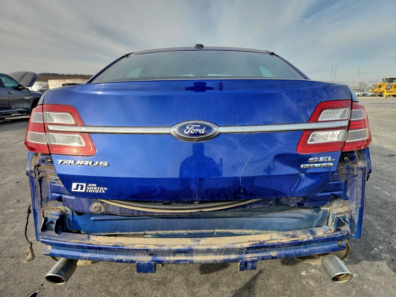 2015 FORD TAURUS SEL photo 6