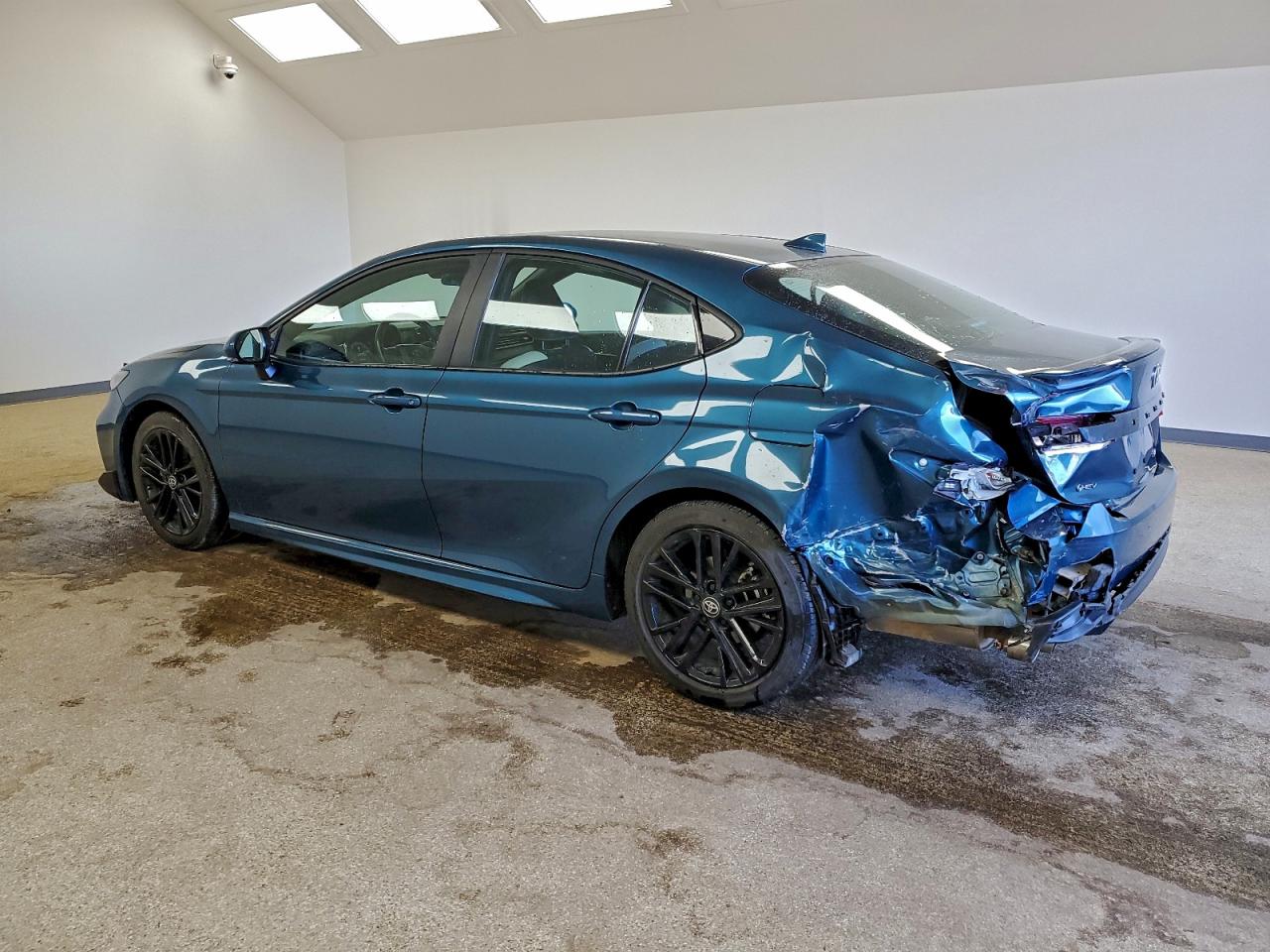 2025 TOYOTA CAMRY XSE photo 3