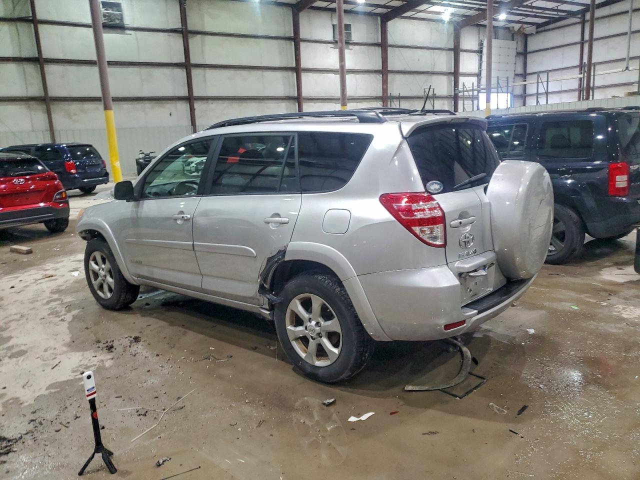 2011 TOYOTA RAV4 LIMITED photo 2