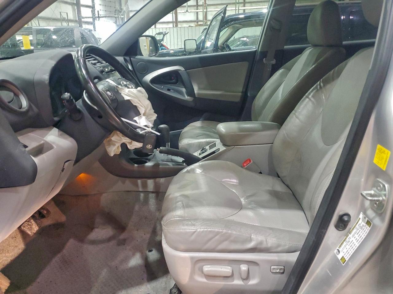 2011 TOYOTA RAV4 LIMITED photo 7