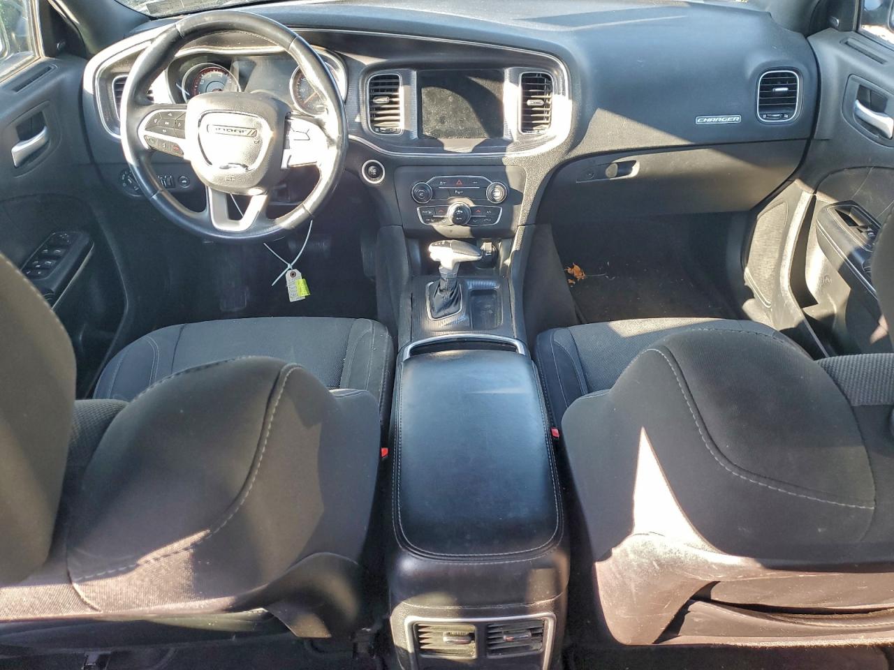 2015 DODGE CHARGER SXT photo 8