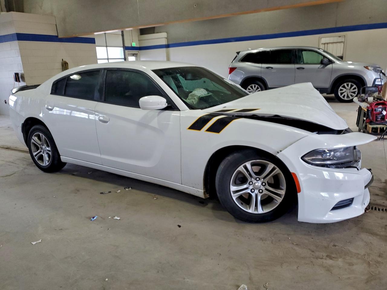 2015 DODGE CHARGER SE photo 4