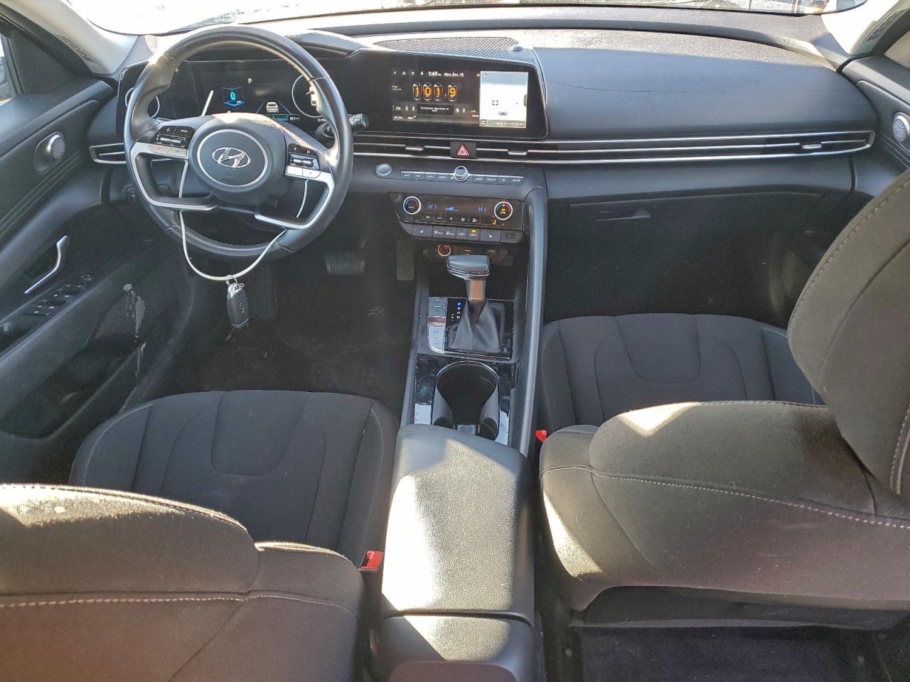 2023 HYUNDAI ELANTRA SEL photo 8