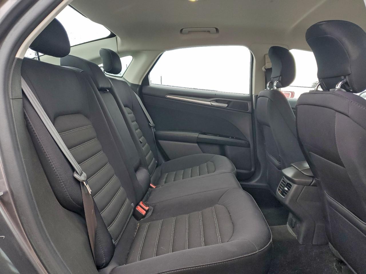 2014 FORD FUSION SE photo 28