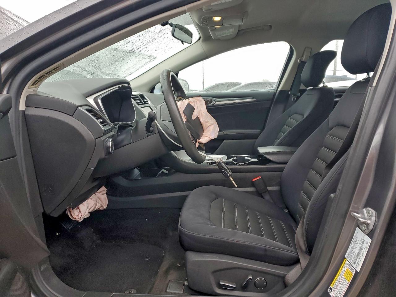2014 FORD FUSION SE photo 19