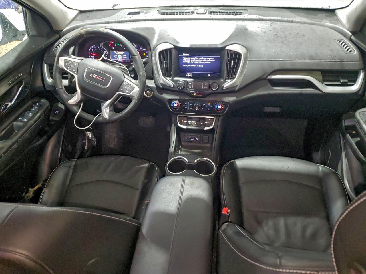 2024 GMC TERRAIN SLT photo 8