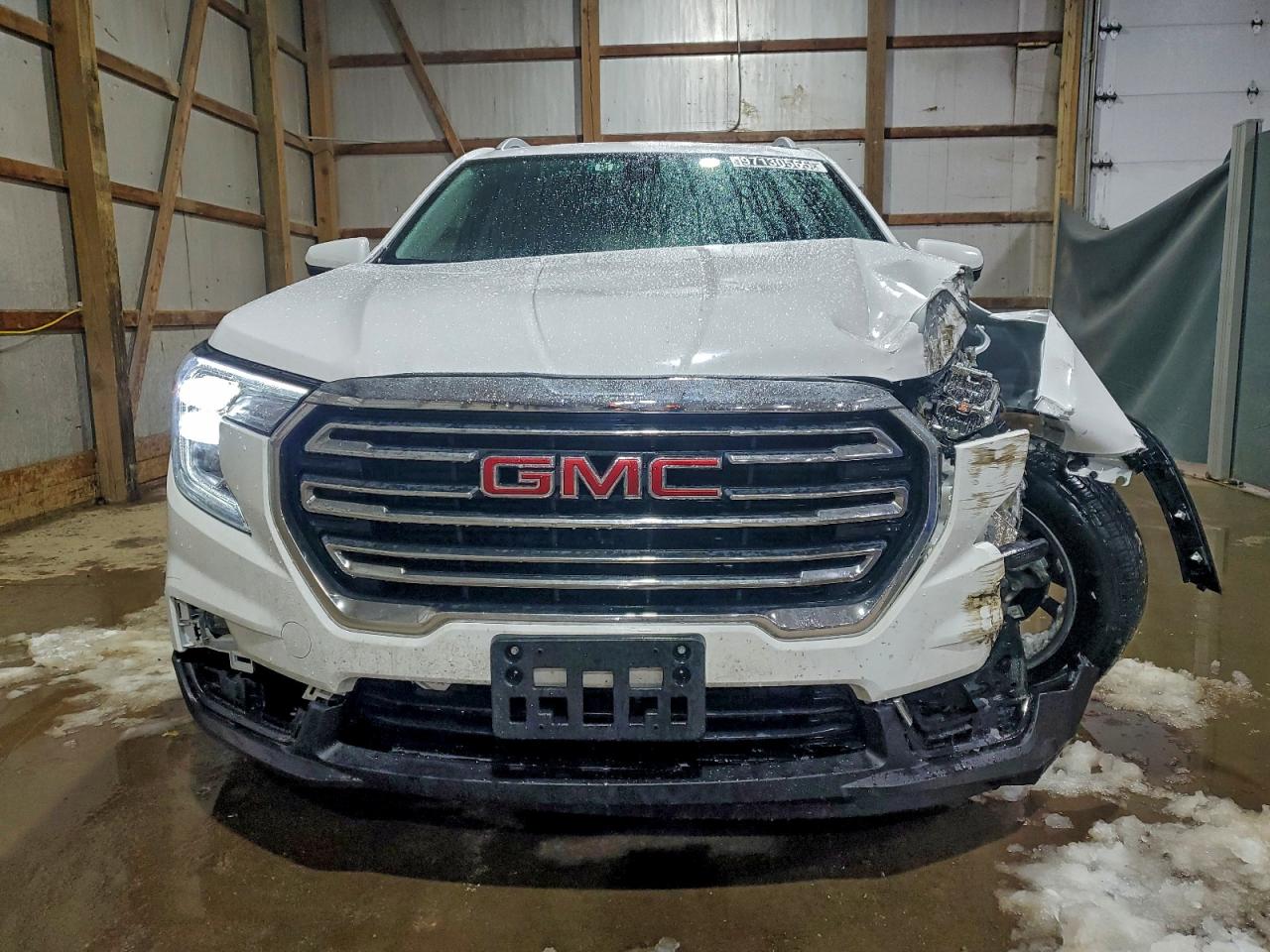 2024 GMC TERRAIN SLT photo 5