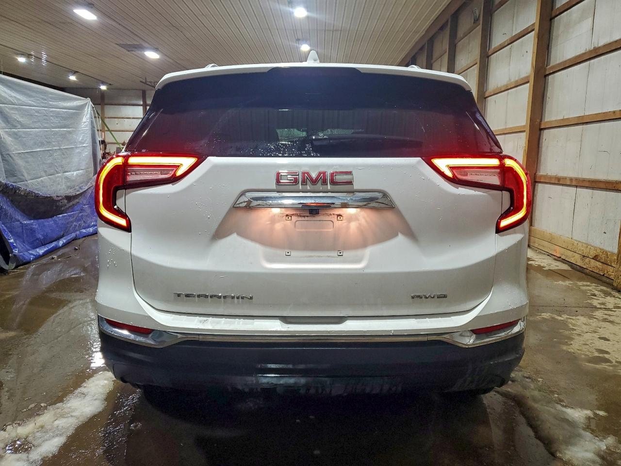 2024 GMC TERRAIN SLT photo 6