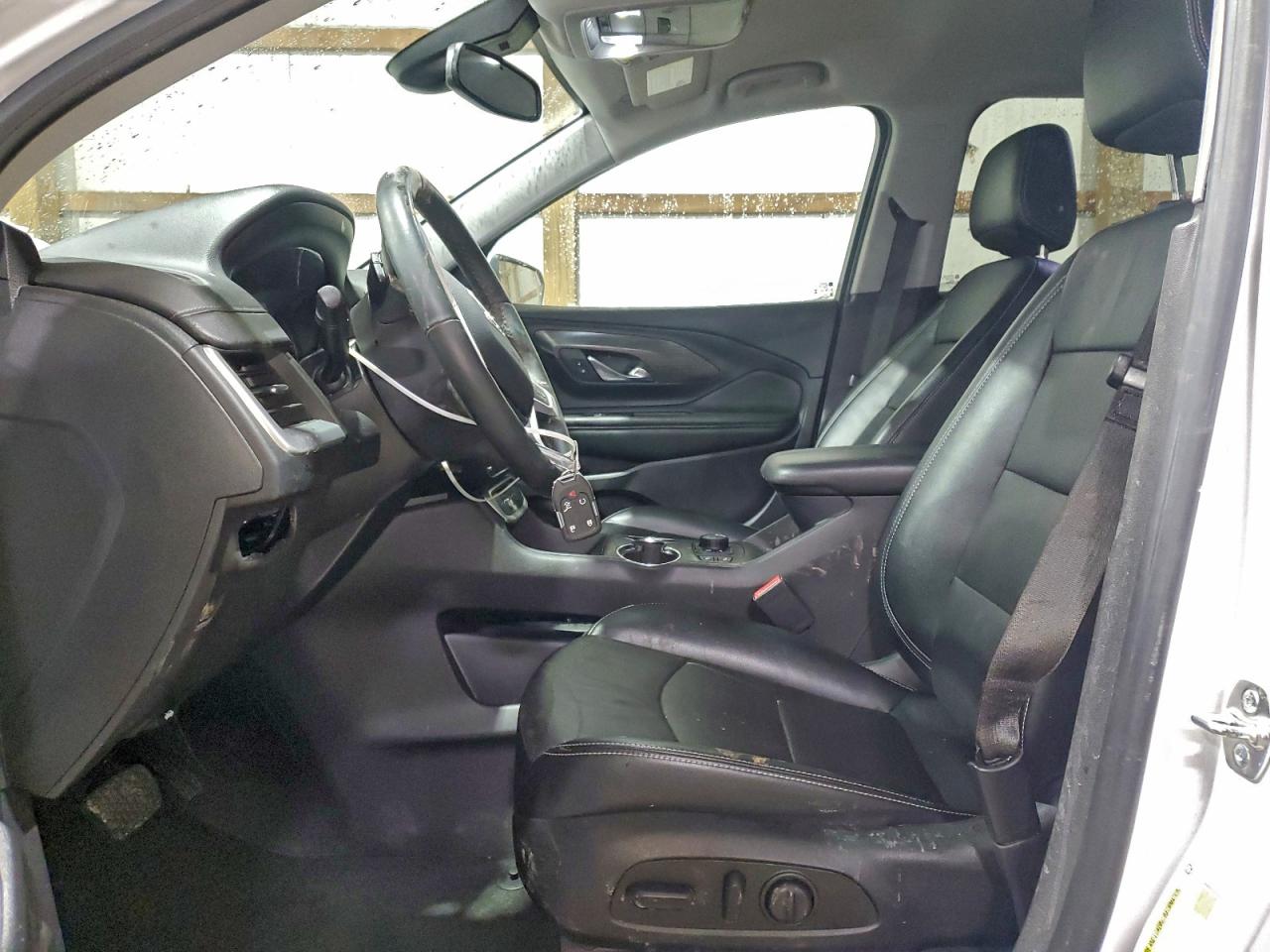2024 GMC TERRAIN SLT photo 7