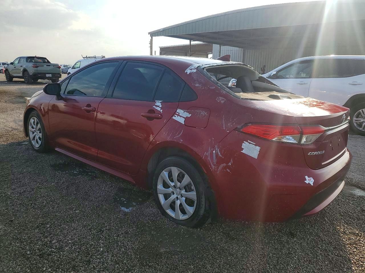 2022 TOYOTA COROLLA LE photo 2