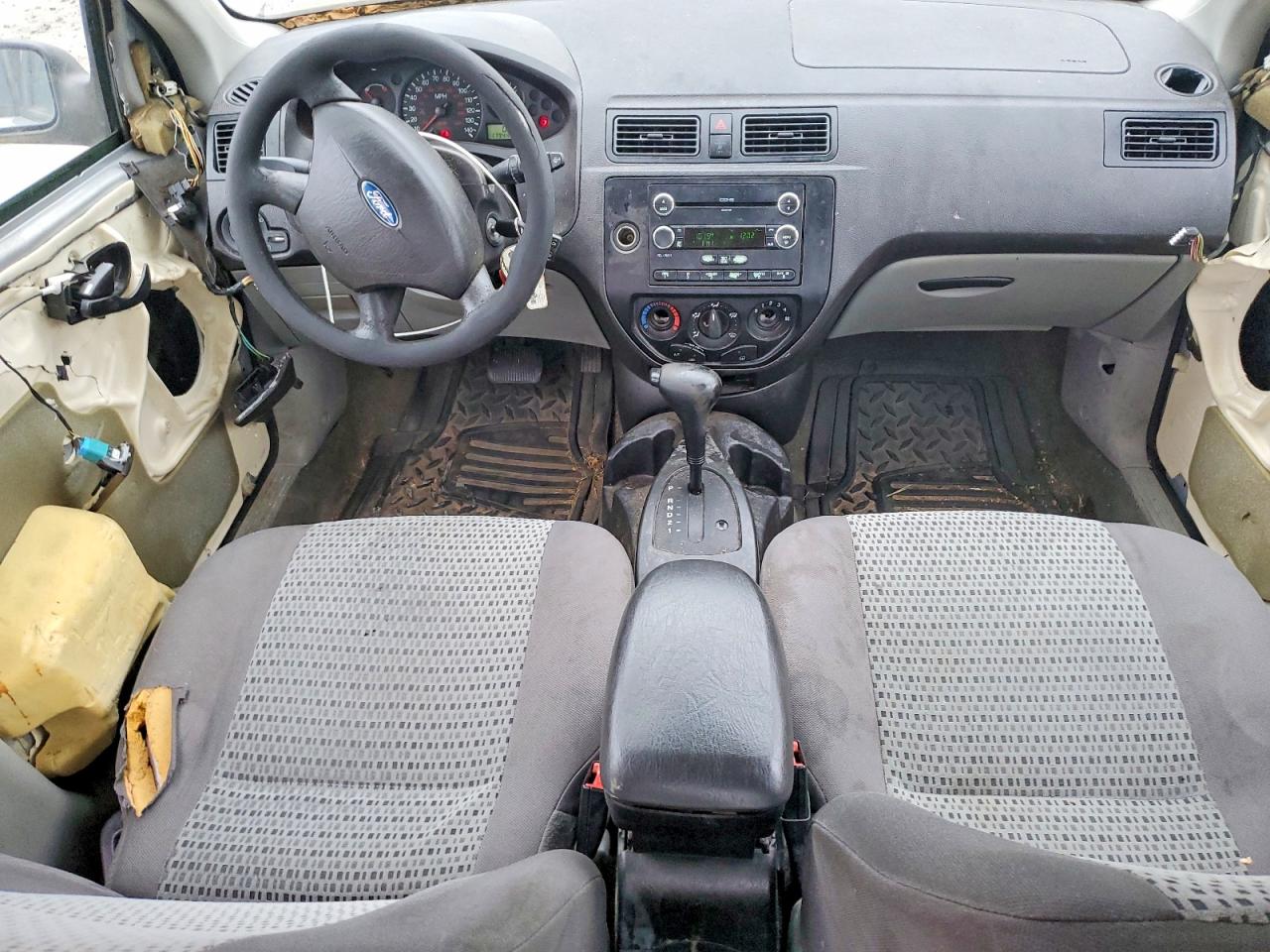 2007 FORD FOCUS ZX4 photo 8