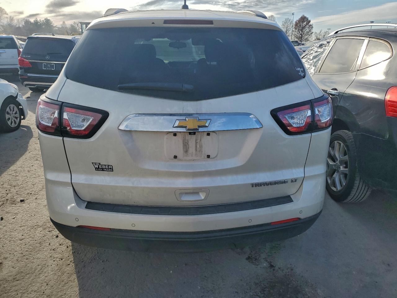 2014 CHEVROLET TRAVERSE LT photo 6
