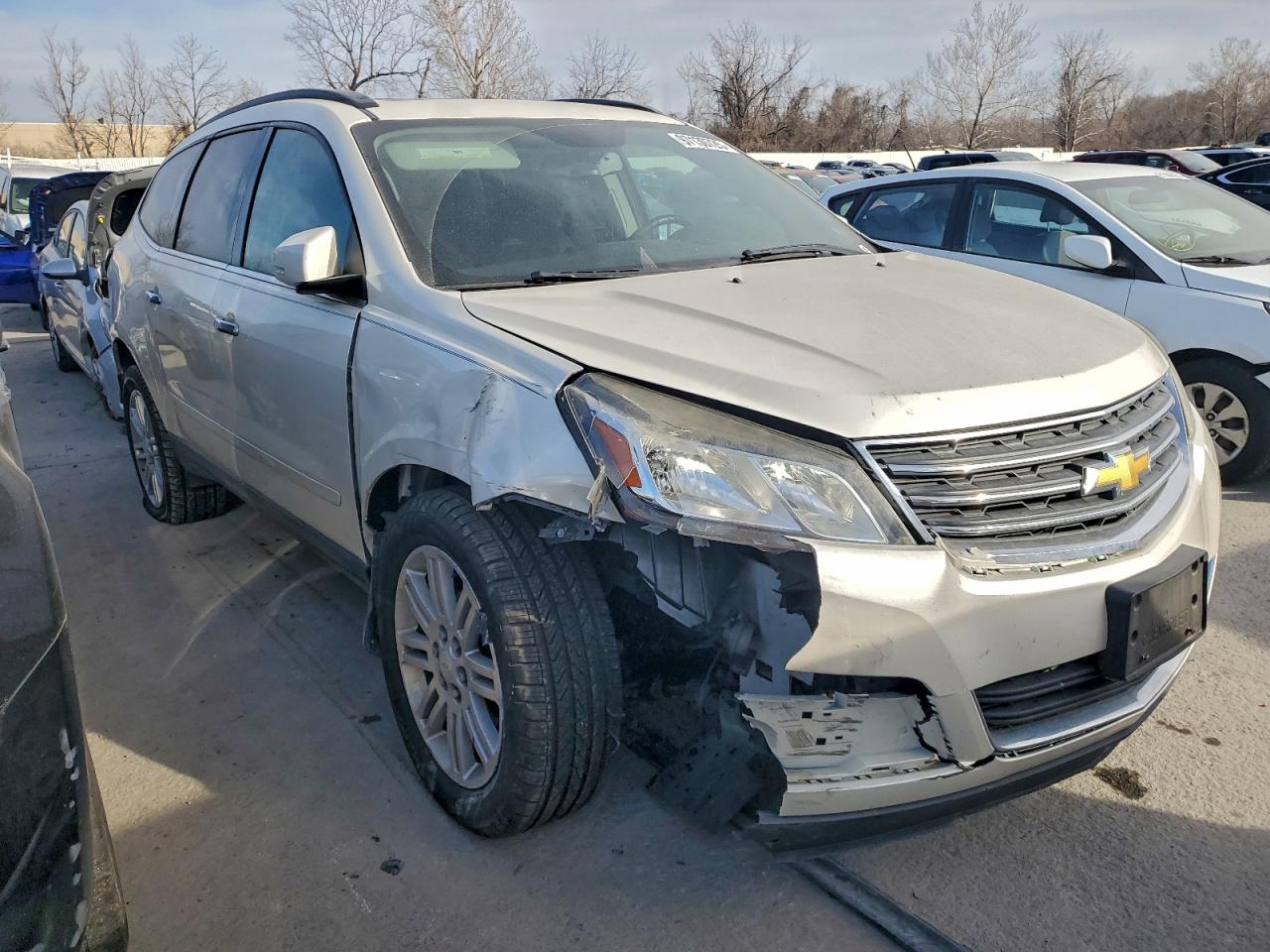2014 CHEVROLET TRAVERSE LT photo 4