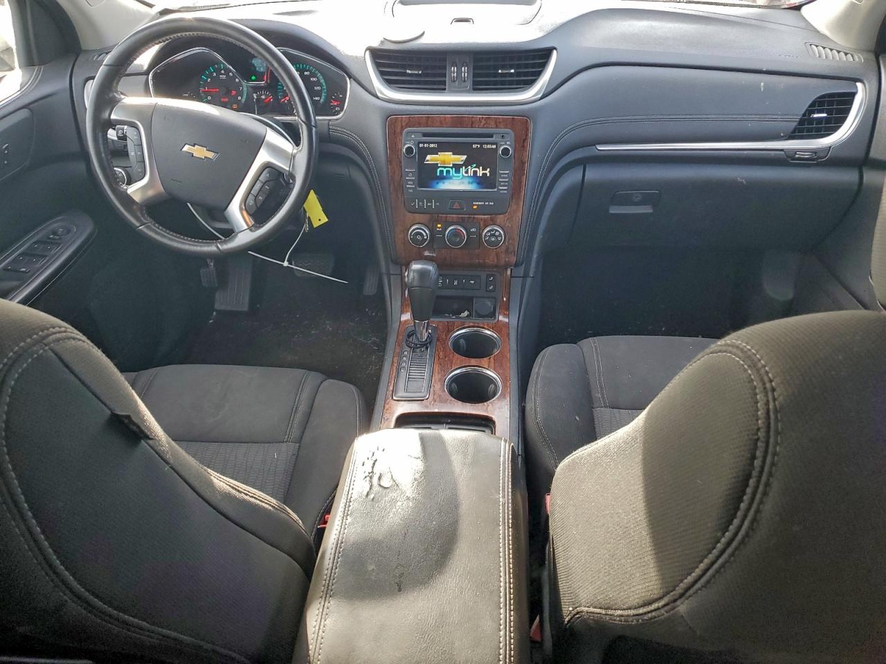 2014 CHEVROLET TRAVERSE LT photo 8