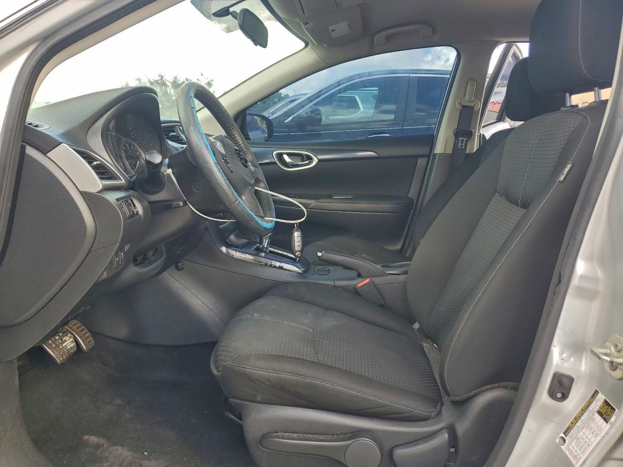 2019 NISSAN SENTRA S photo 7