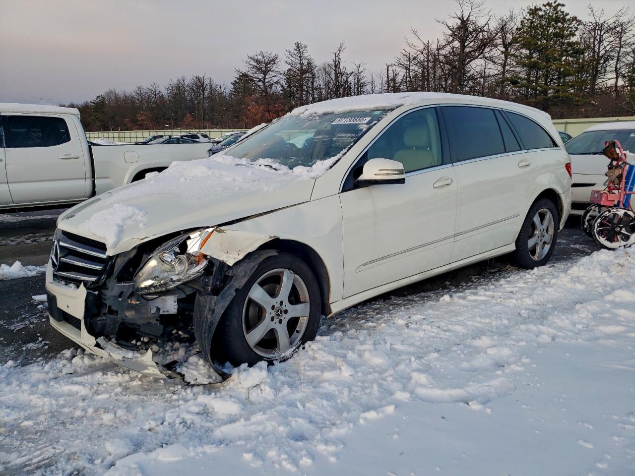 2011 MERCEDES-BENZ R
