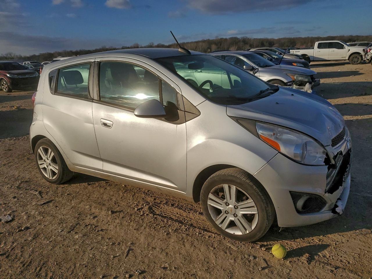 2015 CHEVROLET SPARK 1LT photo 4