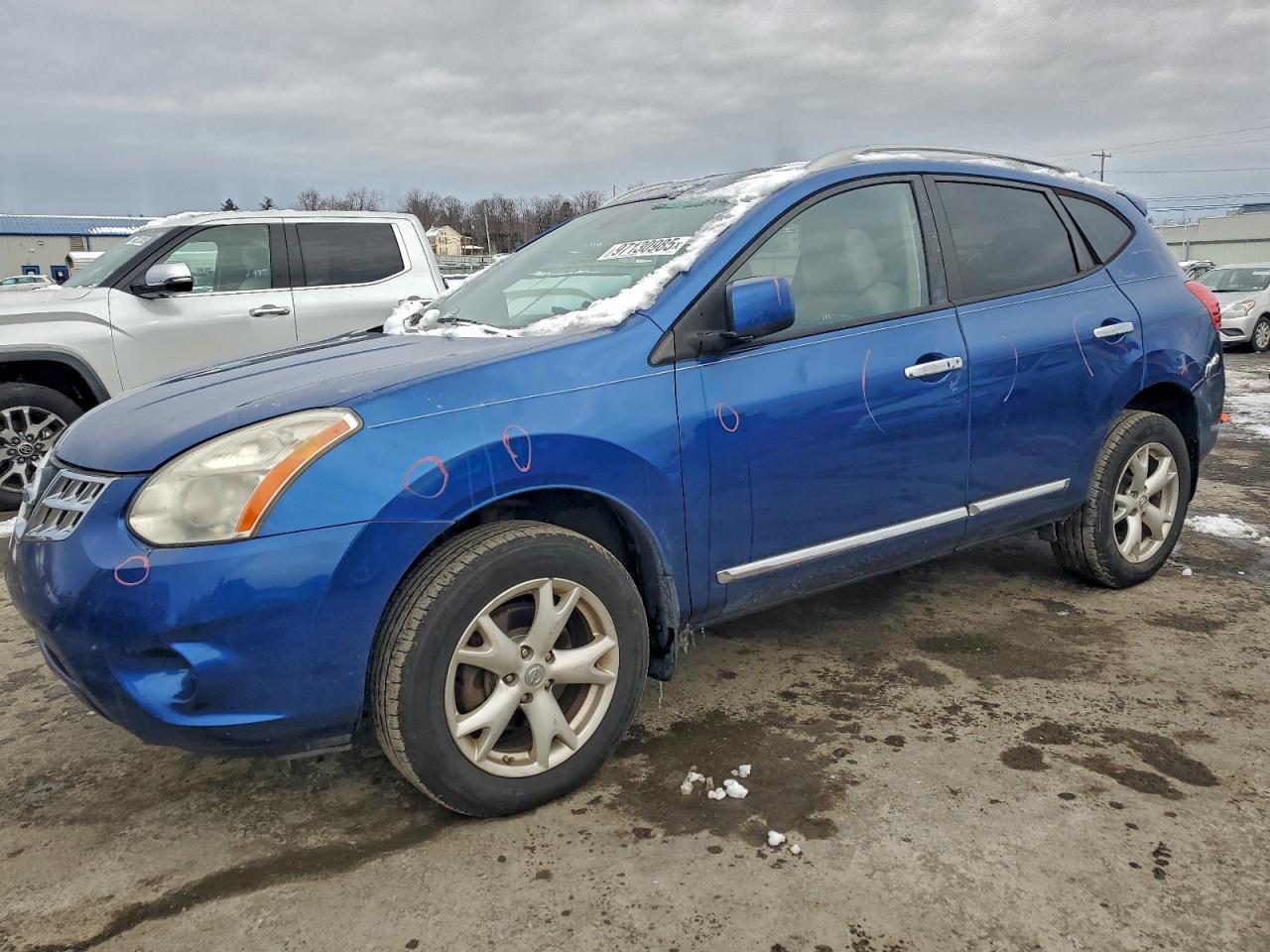 2011 NISSAN ROGUE