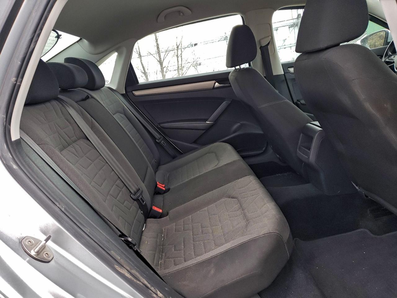 2020 VOLKSWAGEN PASSAT S photo 10