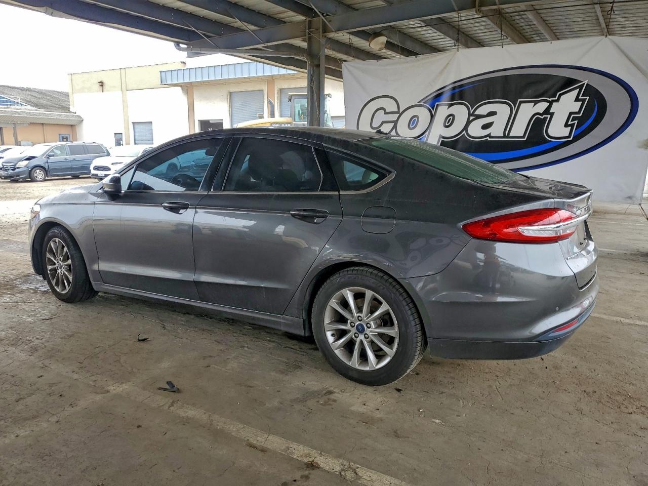 2017 FORD FUSION SE photo 2