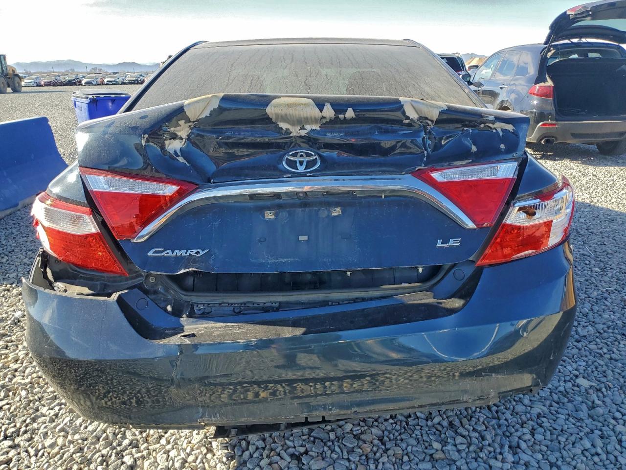 2016 TOYOTA CAMRY LE photo 11