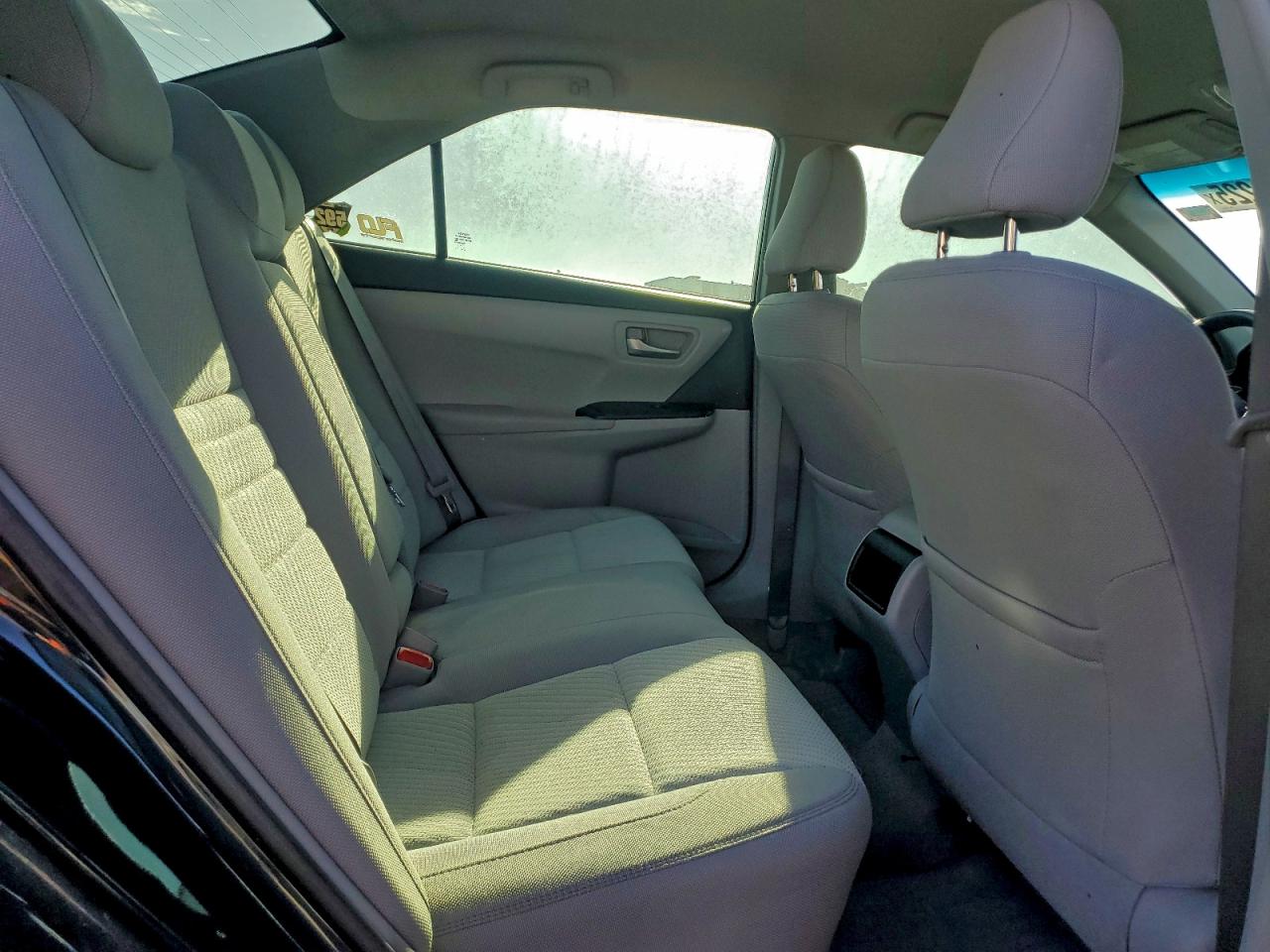 2016 TOYOTA CAMRY LE photo 19
