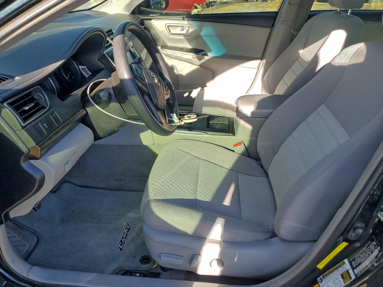 2016 TOYOTA CAMRY LE photo 13