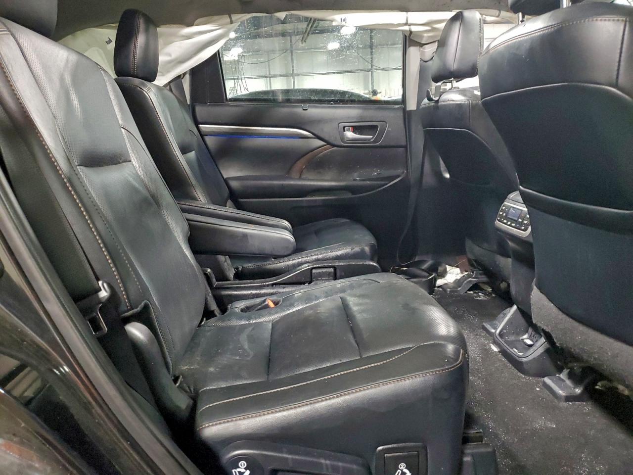 2019 TOYOTA HIGHLANDER LIMITED photo 21