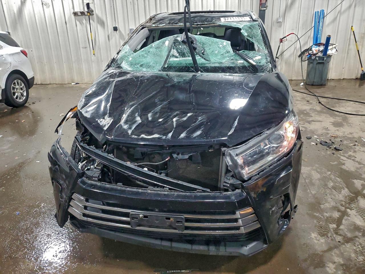2019 TOYOTA HIGHLANDER LIMITED photo 9