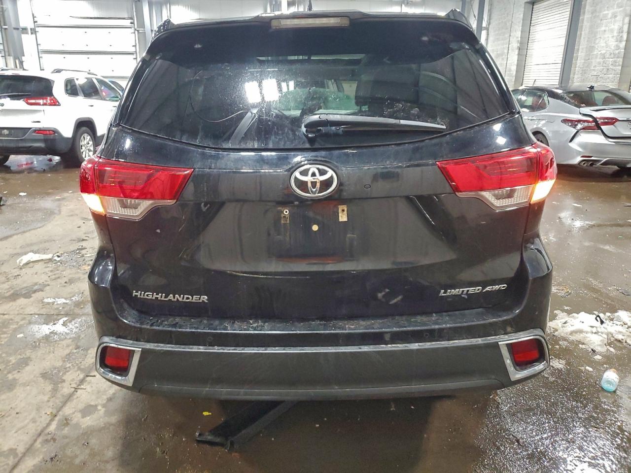 2019 TOYOTA HIGHLANDER LIMITED photo 11