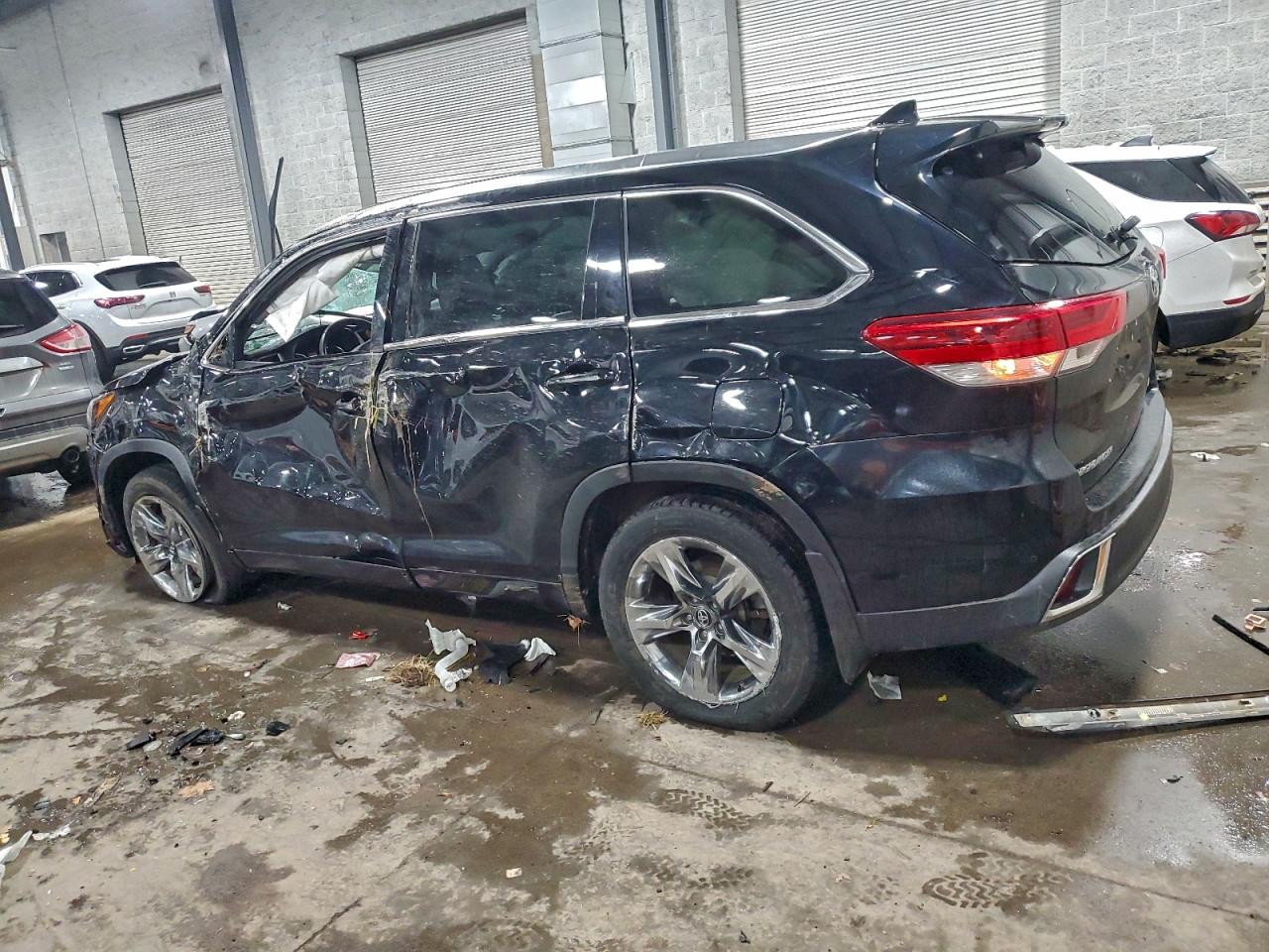 2019 TOYOTA HIGHLANDER LIMITED photo 3