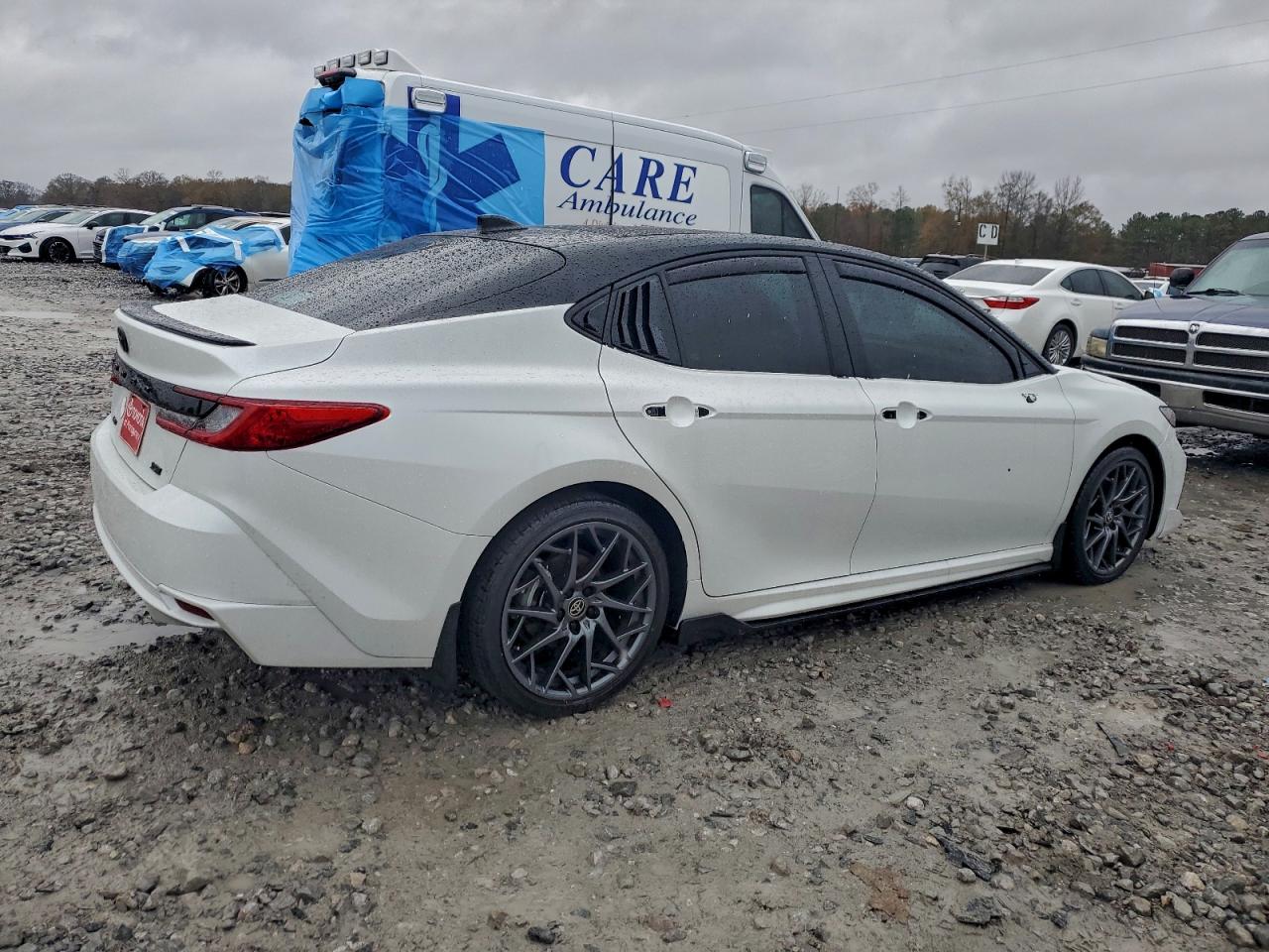 2025 TOYOTA CAMRY XSE photo 3