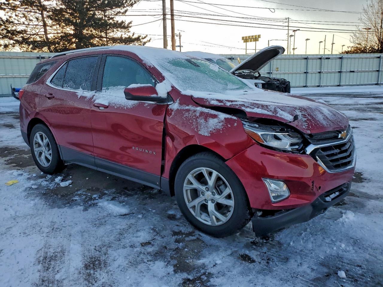 2021 CHEVROLET EQUINOX LT photo 4