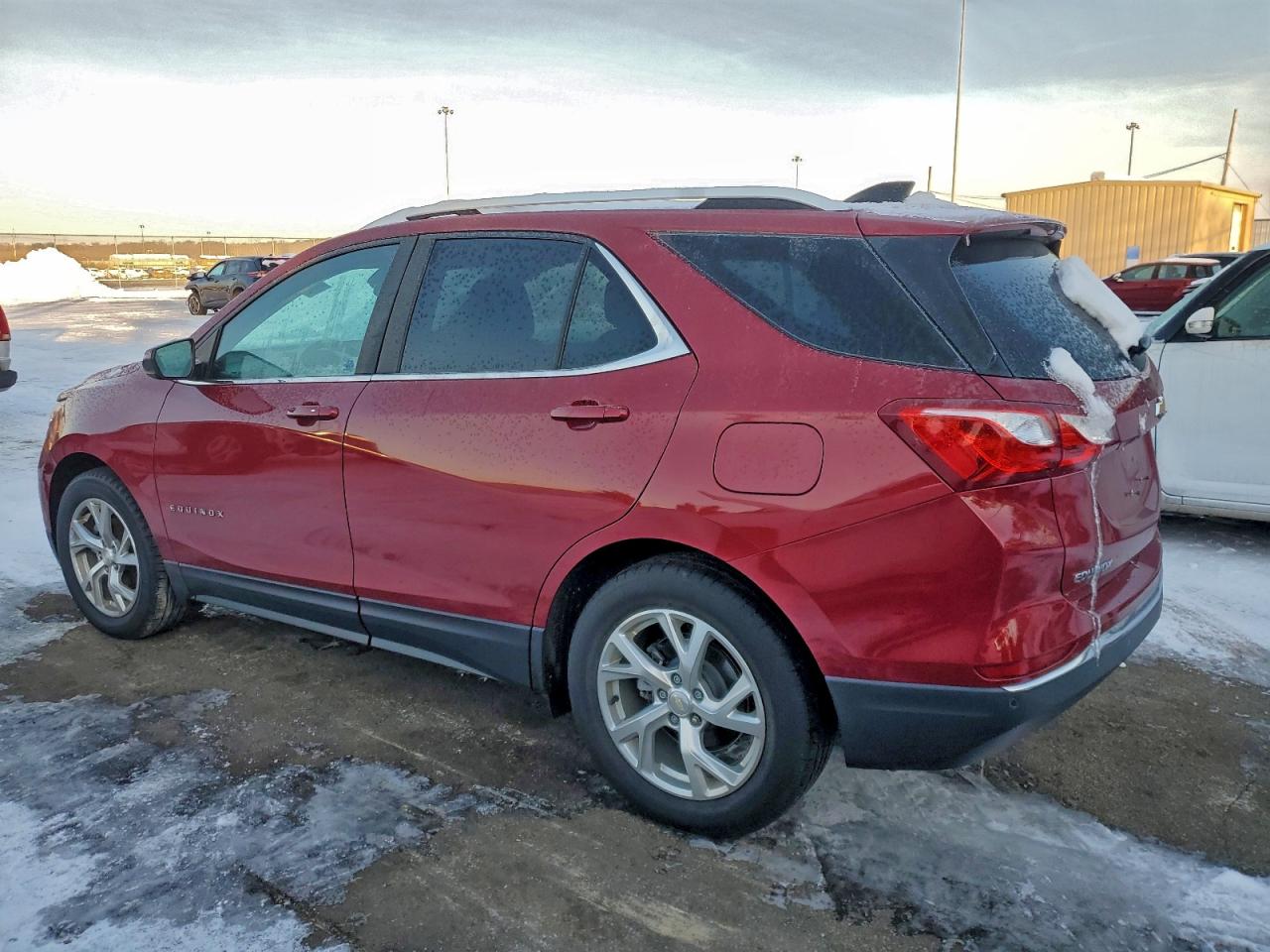 2021 CHEVROLET EQUINOX LT photo 2