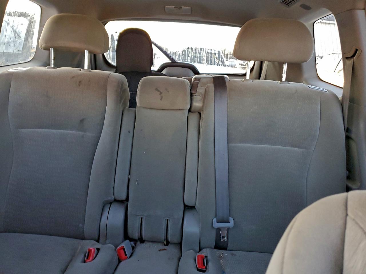 2011 TOYOTA HIGHLANDER BASE photo 10