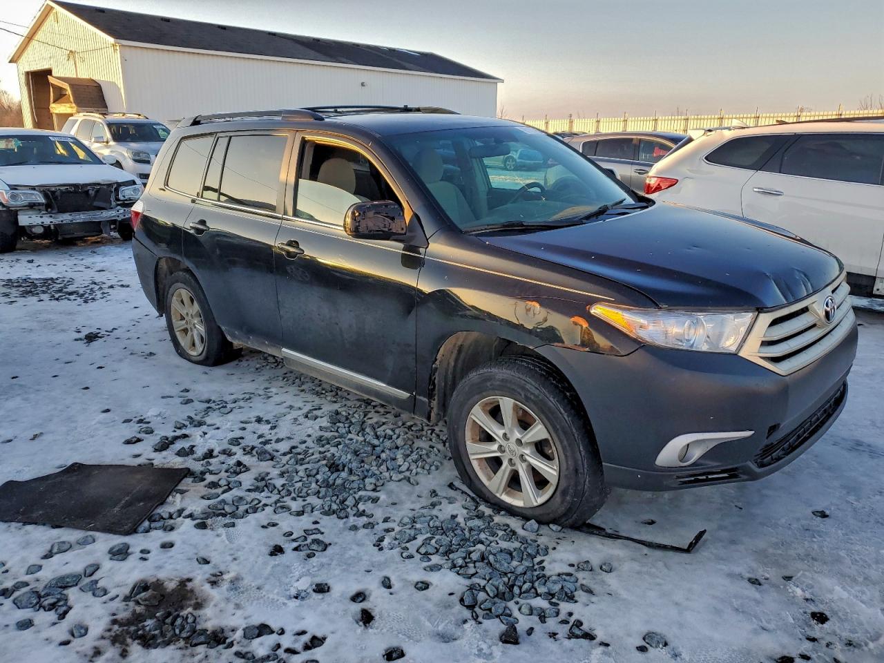 2011 TOYOTA HIGHLANDER BASE photo 4