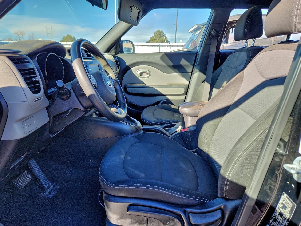 2017 KIA SOUL + photo 19