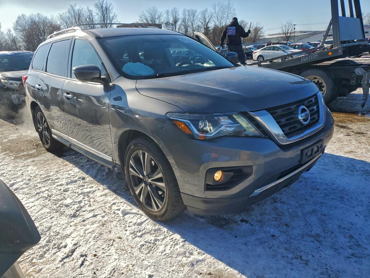 2017 NISSAN PATHFINDER S photo 4