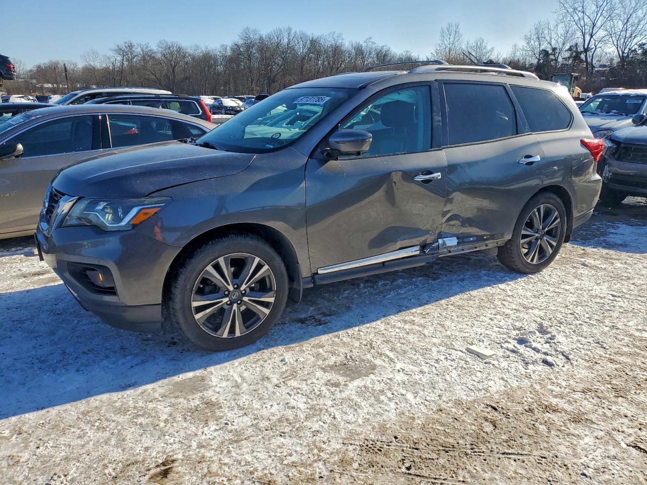 2017 NISSAN PATHFINDER