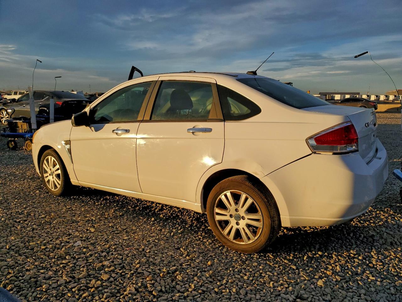 2008 FORD FOCUS SE photo 3