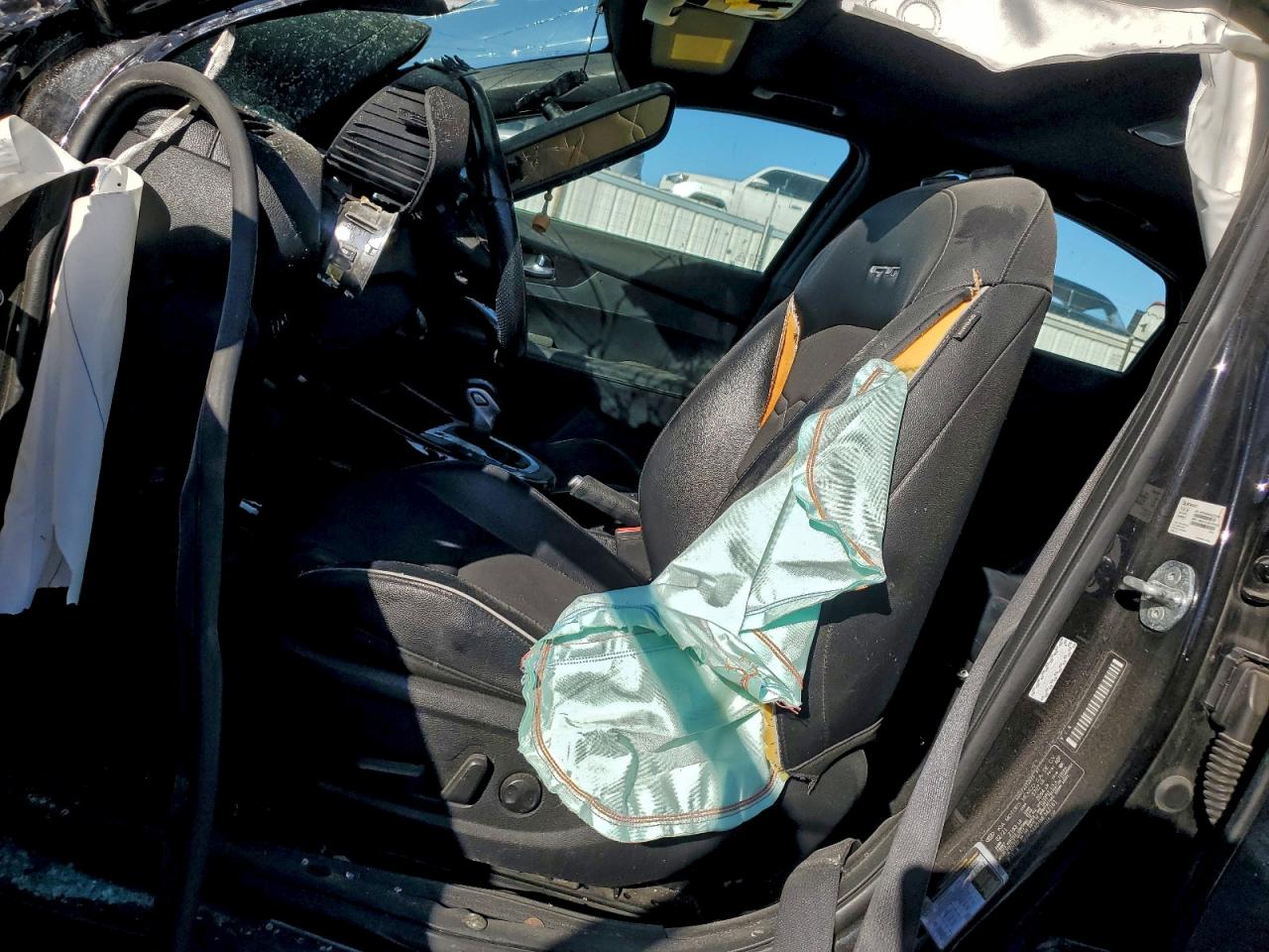 2021 KIA FORTE GT LINE photo 7