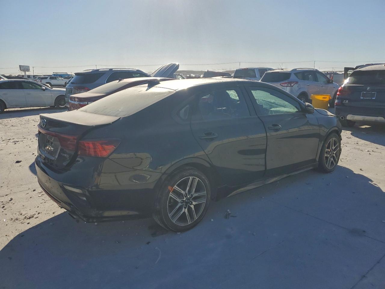 2021 KIA FORTE GT LINE photo 3