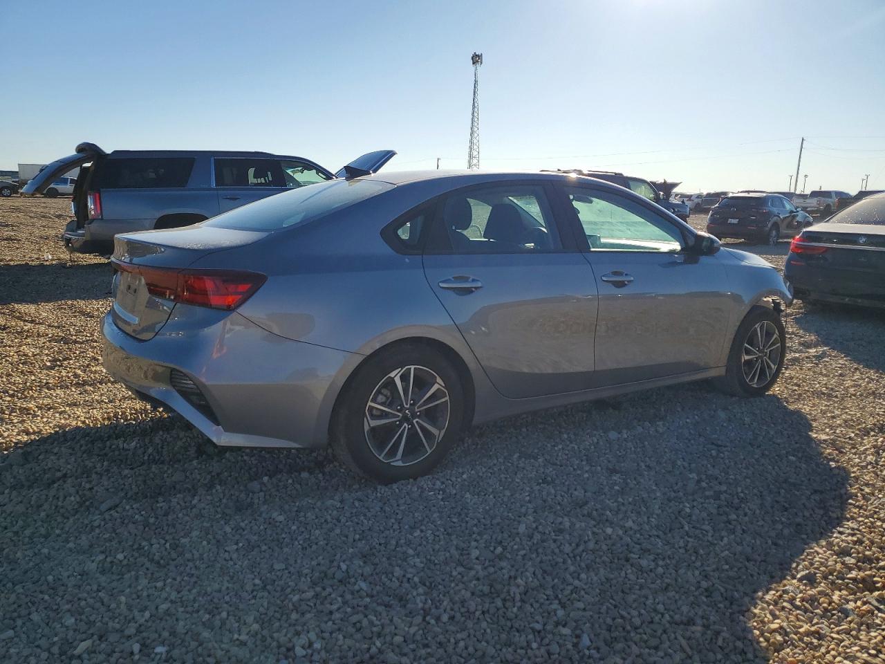 2024 KIA FORTE LX photo 7
