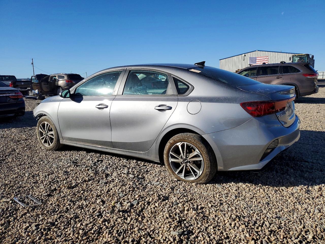 2024 KIA FORTE LX photo 4