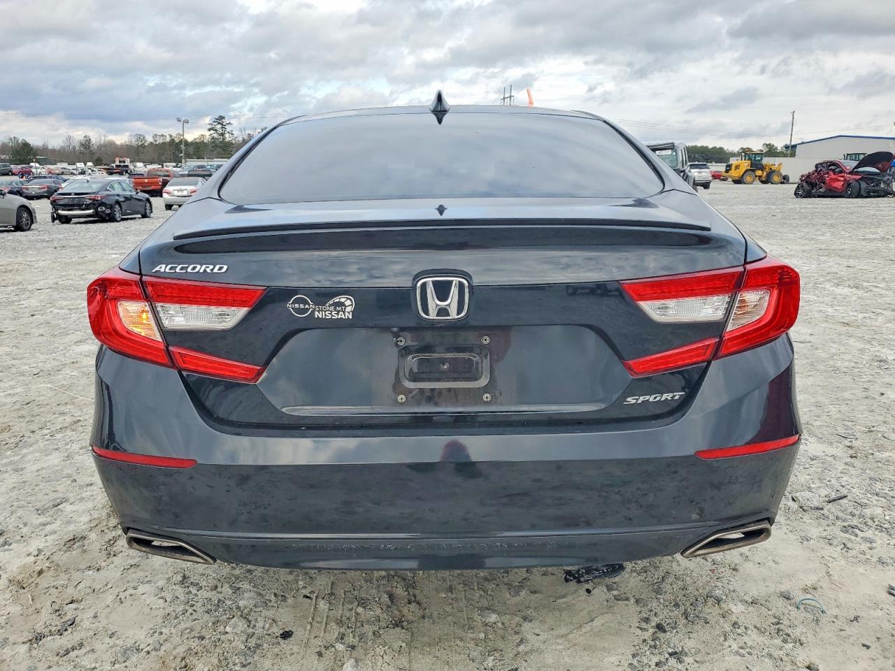2018 HONDA ACCORD photo 6