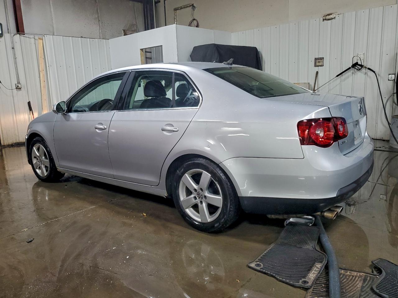 2008 VOLKSWAGEN JETTA SE photo 2