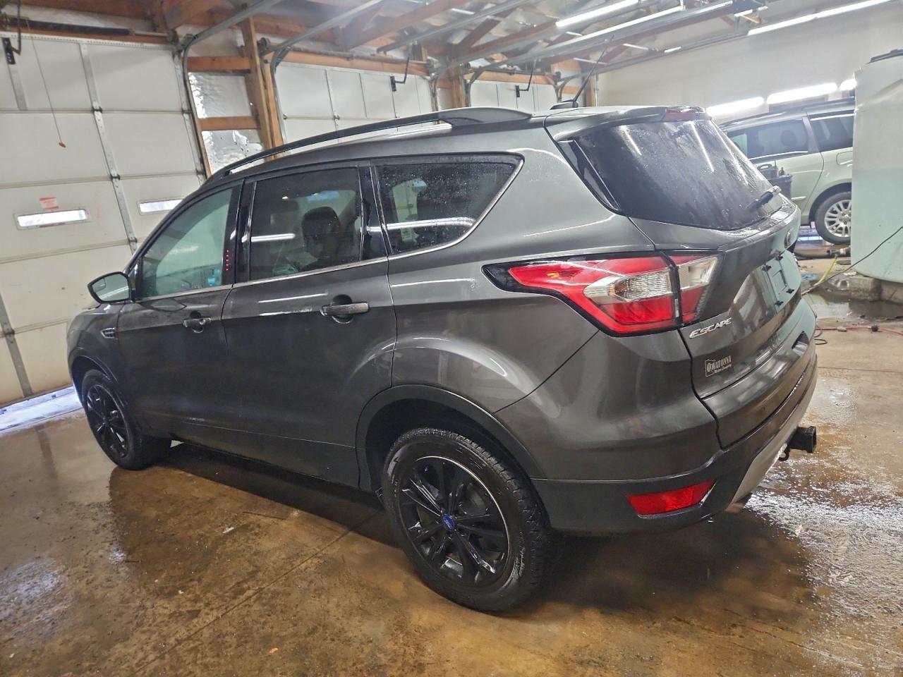 2018 FORD ESCAPE SE photo 2